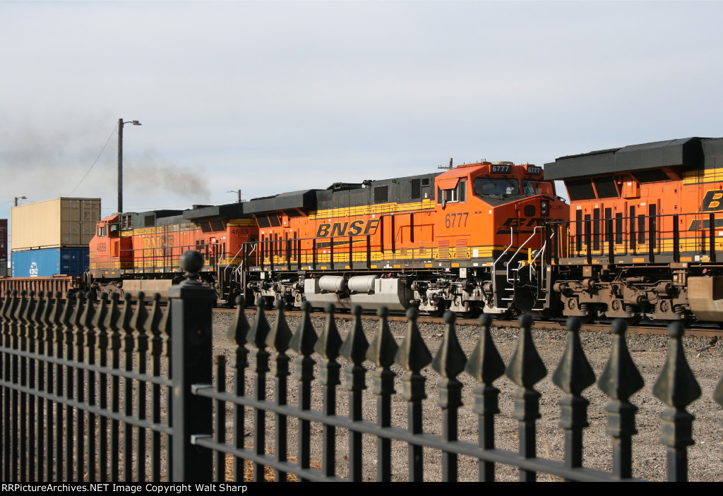 BNSF 6777